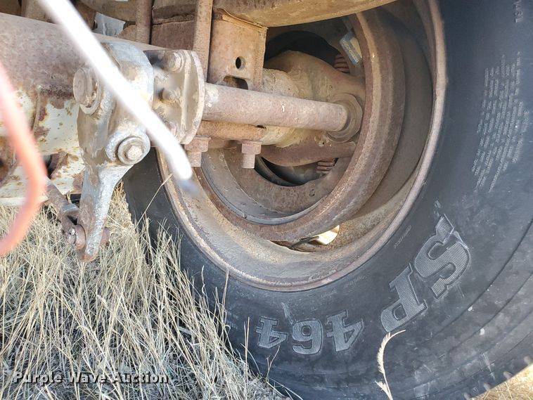 image for item HW9644 1988 Merritt livestock trailer