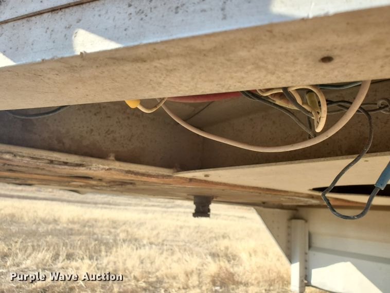 image for item HW9644 1988 Merritt livestock trailer