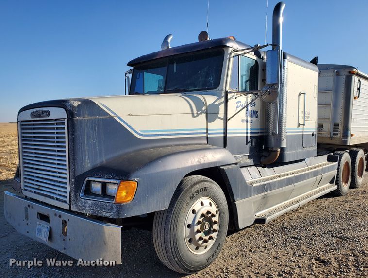 image for item HW9645 1995 Freightliner FLD120  semi truck