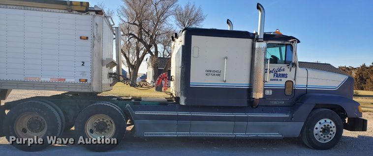 image for item HW9645 1995 Freightliner FLD120  semi truck