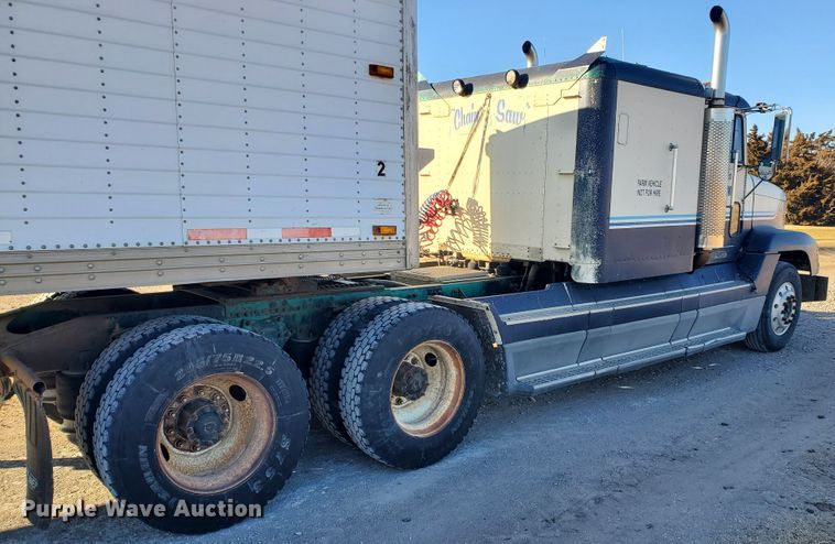 image for item HW9645 1995 Freightliner FLD120  semi truck