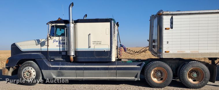 image for item HW9645 1995 Freightliner FLD120  semi truck