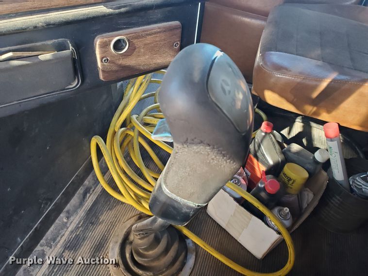 image for item HW9645 1995 Freightliner FLD120  semi truck