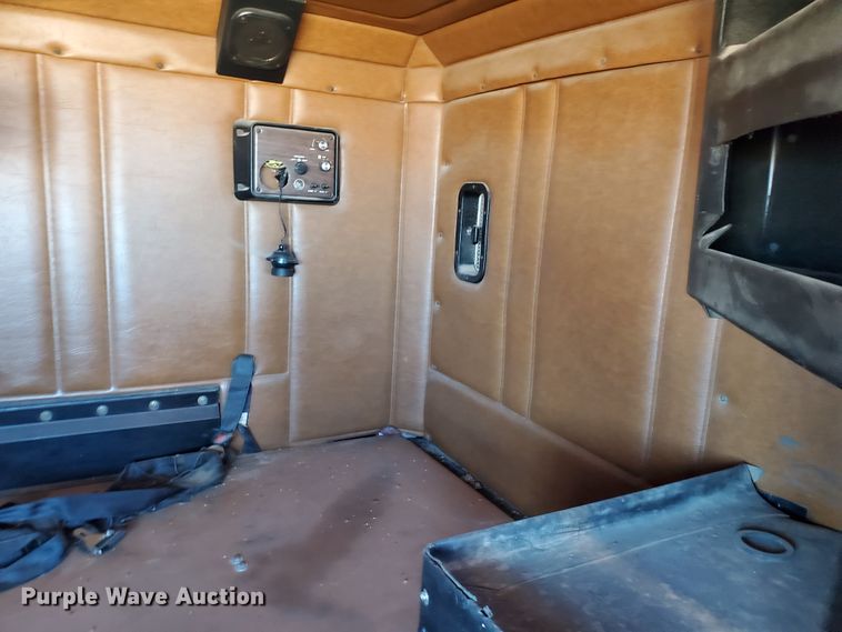 image for item HW9645 1995 Freightliner FLD120  semi truck