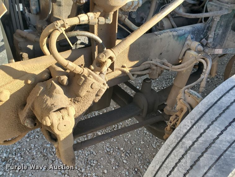 image for item HW9645 1995 Freightliner FLD120  semi truck