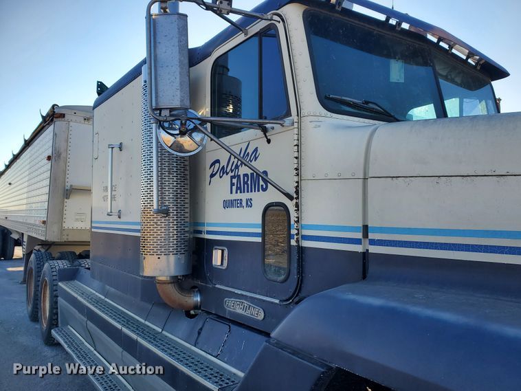 image for item HW9645 1995 Freightliner FLD120  semi truck