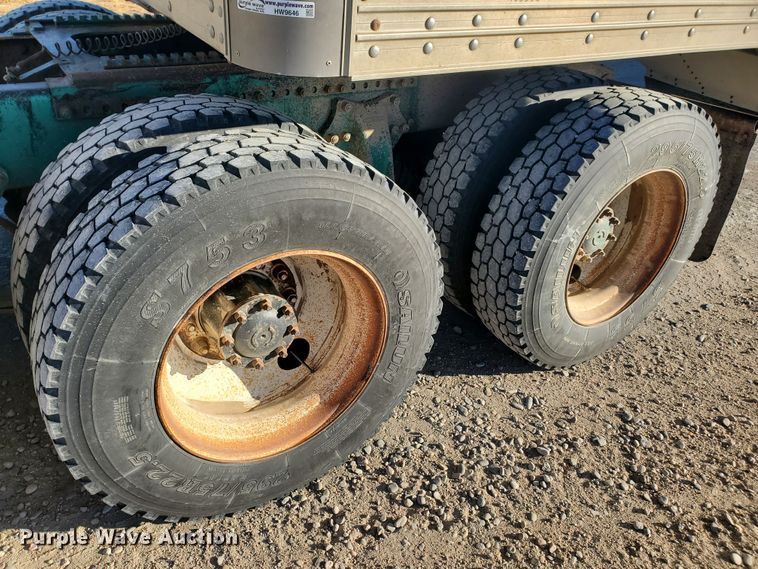 image for item HW9645 1995 Freightliner FLD120  semi truck