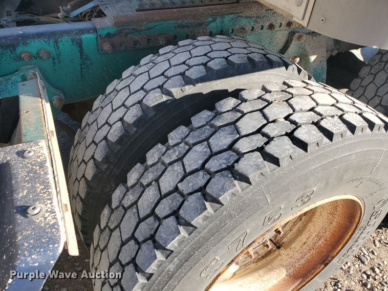 image for item HW9645 1995 Freightliner FLD120  semi truck