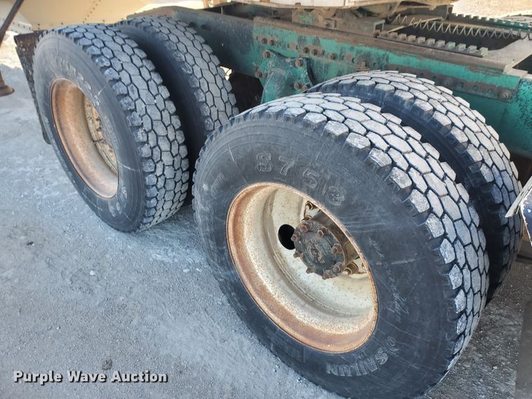 image for item HW9645 1995 Freightliner FLD120  semi truck