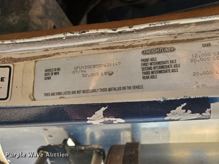 image for item HW9645 1995 Freightliner FLD120  semi truck