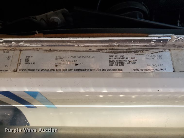 image for item HW9645 1995 Freightliner FLD120  semi truck