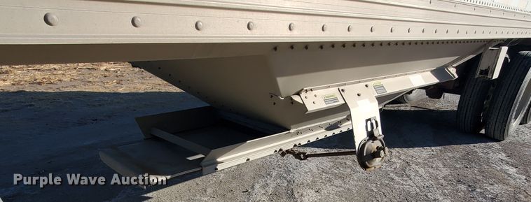 image for item HW9646 2004 Timpte Super Hopper double hopper bottom grain trailer