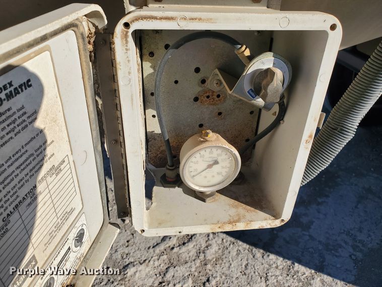 image for item HW9646 2004 Timpte Super Hopper double hopper bottom grain trailer