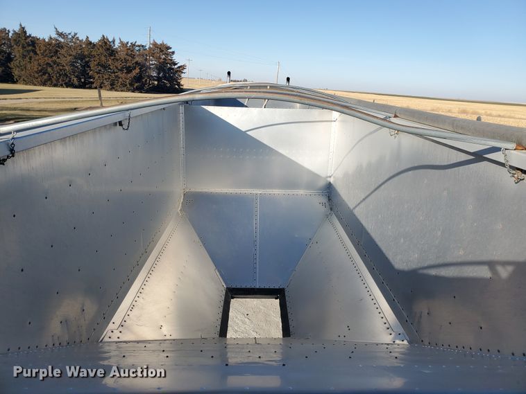 image for item HW9646 2004 Timpte Super Hopper double hopper bottom grain trailer