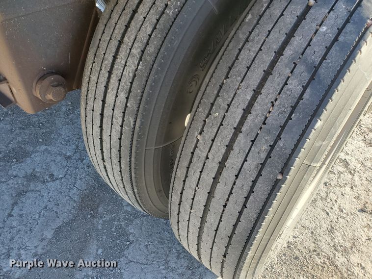 image for item HW9646 2004 Timpte Super Hopper double hopper bottom grain trailer