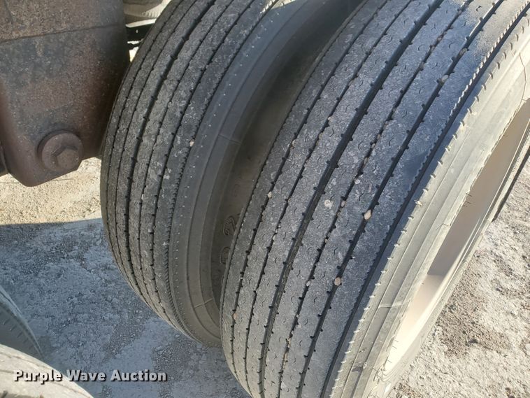 image for item HW9646 2004 Timpte Super Hopper double hopper bottom grain trailer