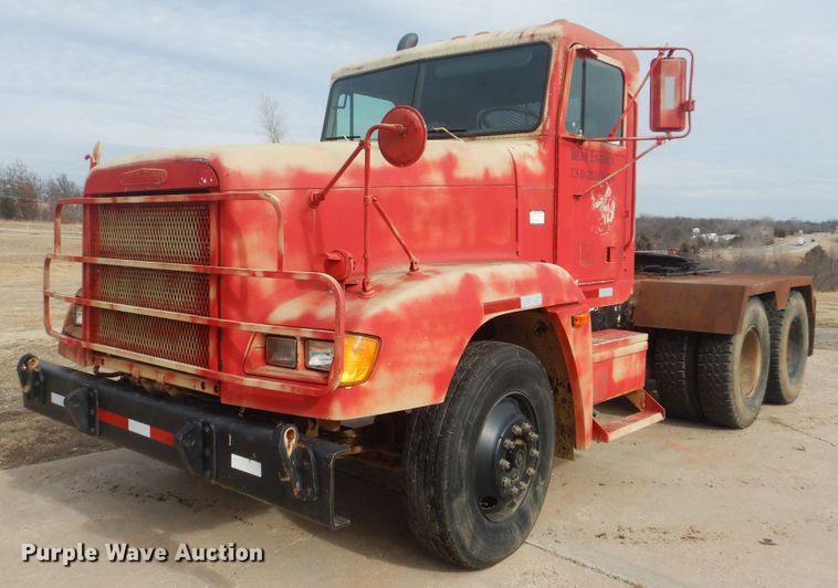 image for item HW9804 1992 Freightliner FLD120  semi truck