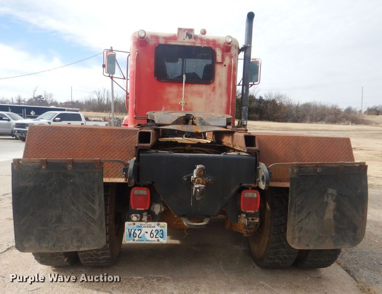 image for item HW9804 1992 Freightliner FLD120  semi truck