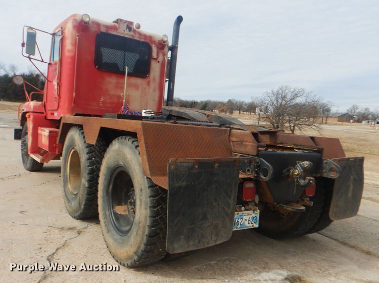 image for item HW9804 1992 Freightliner FLD120  semi truck