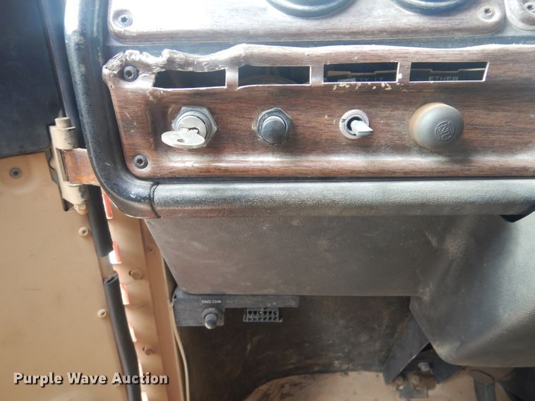 image for item HW9804 1992 Freightliner FLD120  semi truck