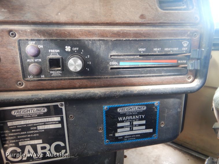 image for item HW9804 1992 Freightliner FLD120  semi truck