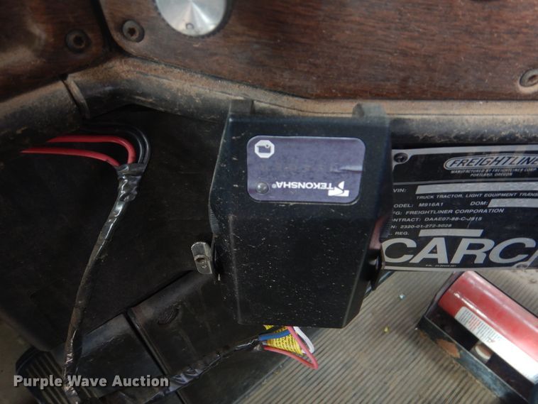 image for item HW9804 1992 Freightliner FLD120  semi truck