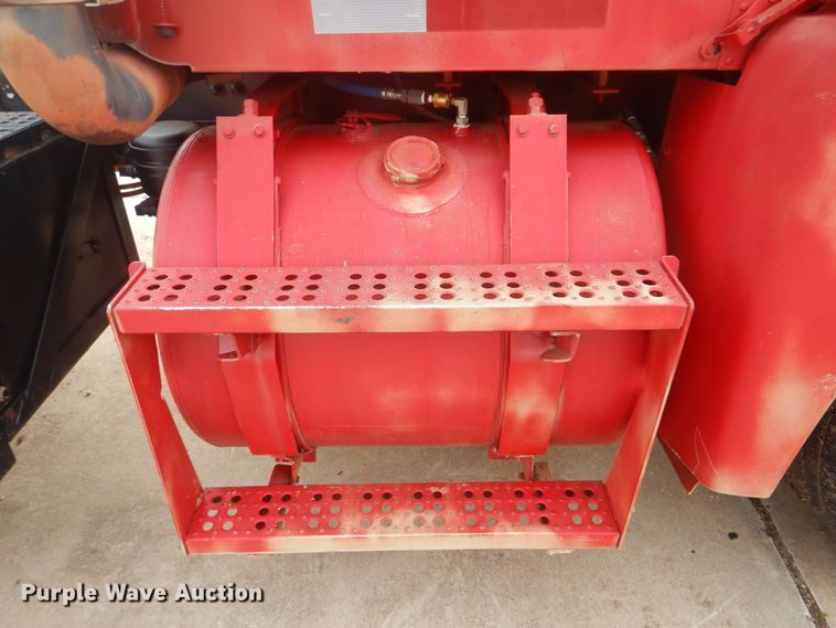 image for item HW9804 1992 Freightliner FLD120  semi truck