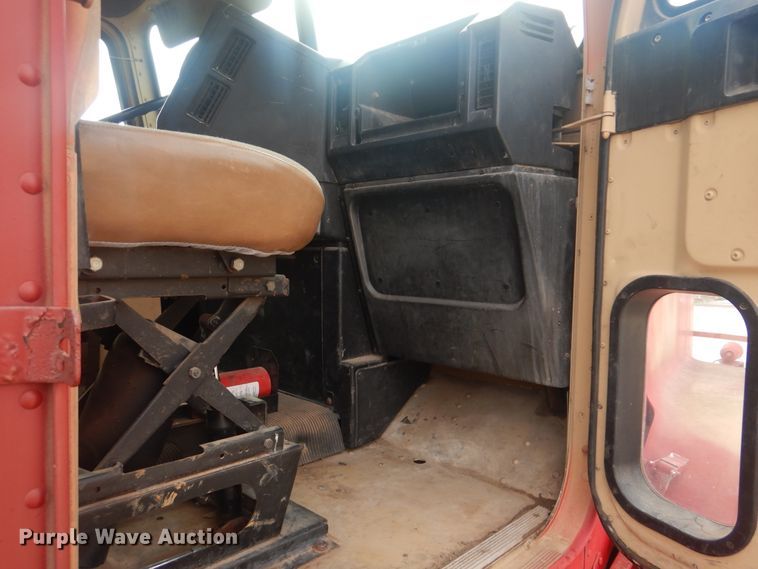 image for item HW9804 1992 Freightliner FLD120  semi truck