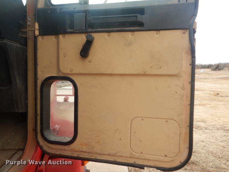 image for item HW9804 1992 Freightliner FLD120  semi truck