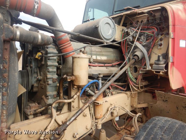 image for item HW9804 1992 Freightliner FLD120  semi truck