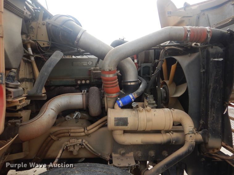 image for item HW9804 1992 Freightliner FLD120  semi truck