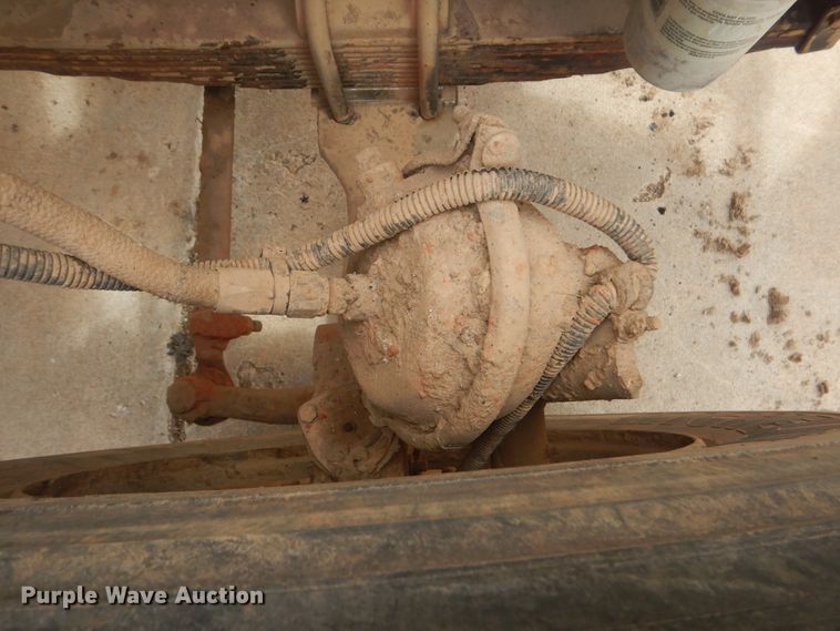 image for item HW9804 1992 Freightliner FLD120  semi truck