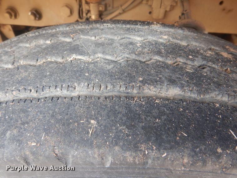 image for item HW9804 1992 Freightliner FLD120  semi truck