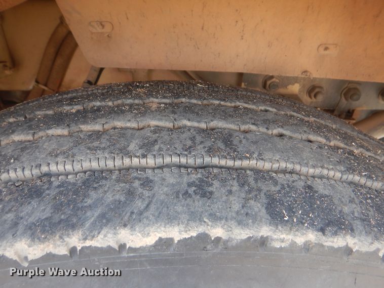 image for item HW9804 1992 Freightliner FLD120  semi truck