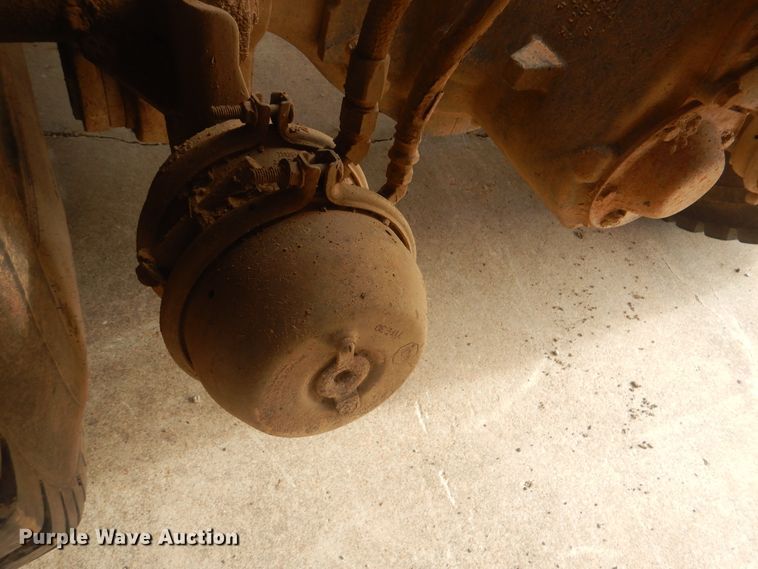 image for item HW9804 1992 Freightliner FLD120  semi truck