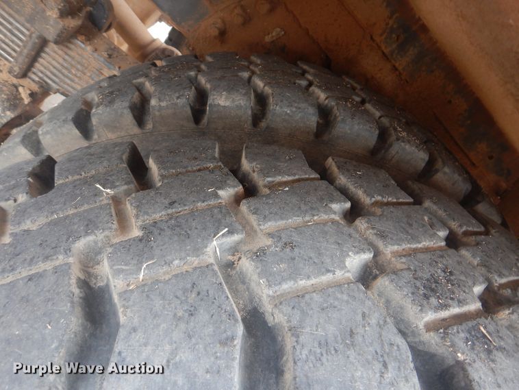 image for item HW9804 1992 Freightliner FLD120  semi truck