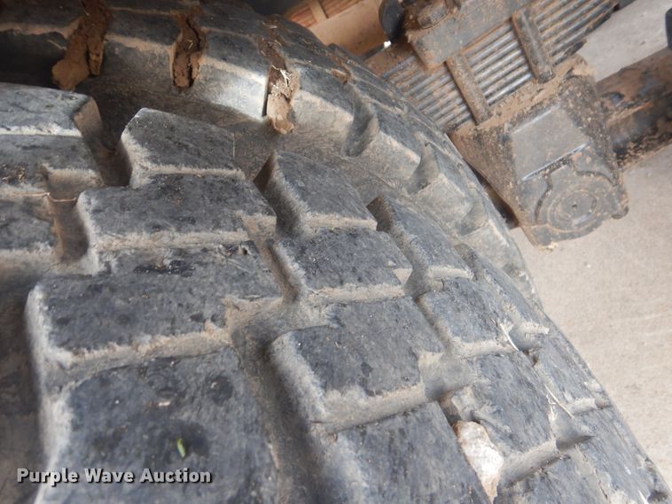 image for item HW9804 1992 Freightliner FLD120  semi truck