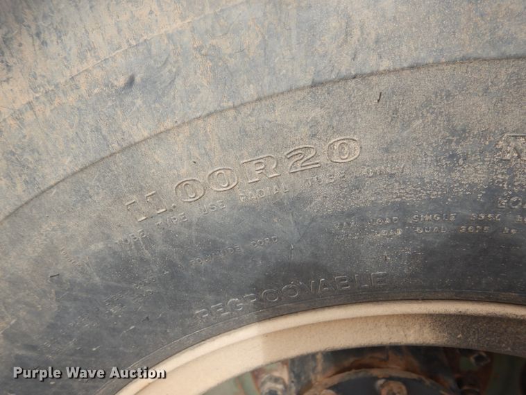 image for item HW9804 1992 Freightliner FLD120  semi truck