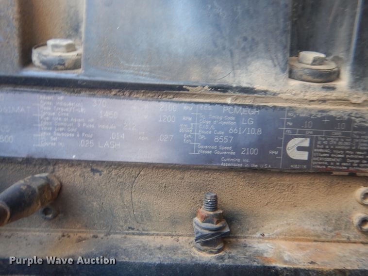 image for item HX9081 2004 International 9400i  semi truck