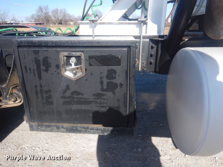 image for item HX9081 2004 International 9400i  semi truck