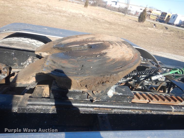 image for item HX9081 2004 International 9400i  semi truck