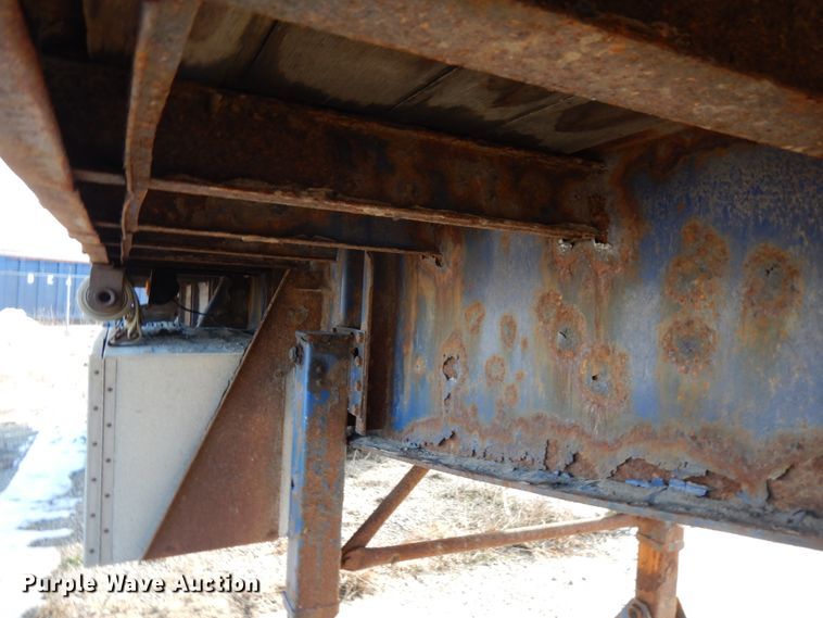 image for item HX9536 2008 Lufkin  flatbed trailer