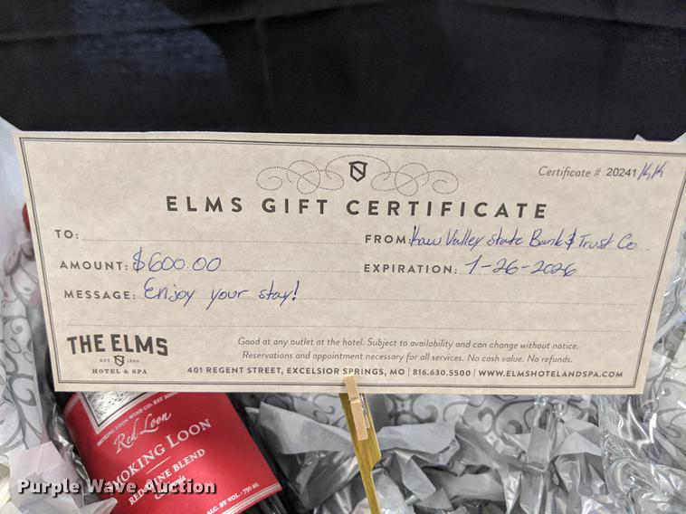 image for item FM9011 Pampering at The Elms in Excelsior Springs, MO