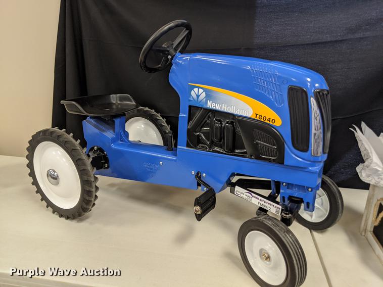 image for item FM9012 New Holland pedal tractor