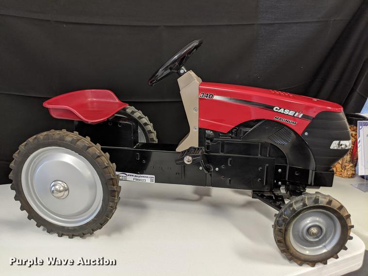 image for item FM9023 Case IH 340 pedal tractor