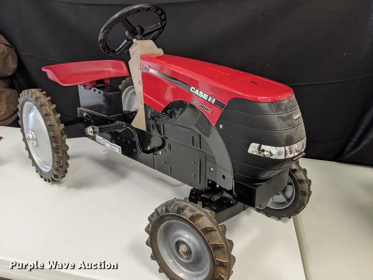 image for item FM9023 Case IH 340 pedal tractor