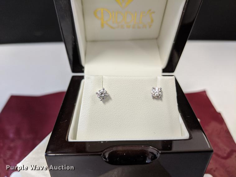 image for item FM9025 Diamond solitaire earrings