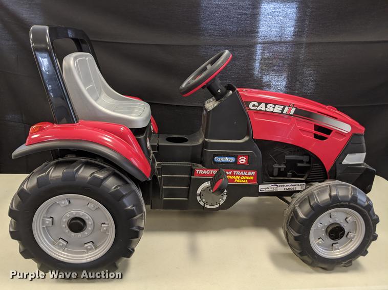 image for item FM9055 Case IH Chain Drive pedal tractor