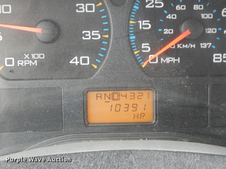 image for item DF6334 2006 International 7400  flatbed truck