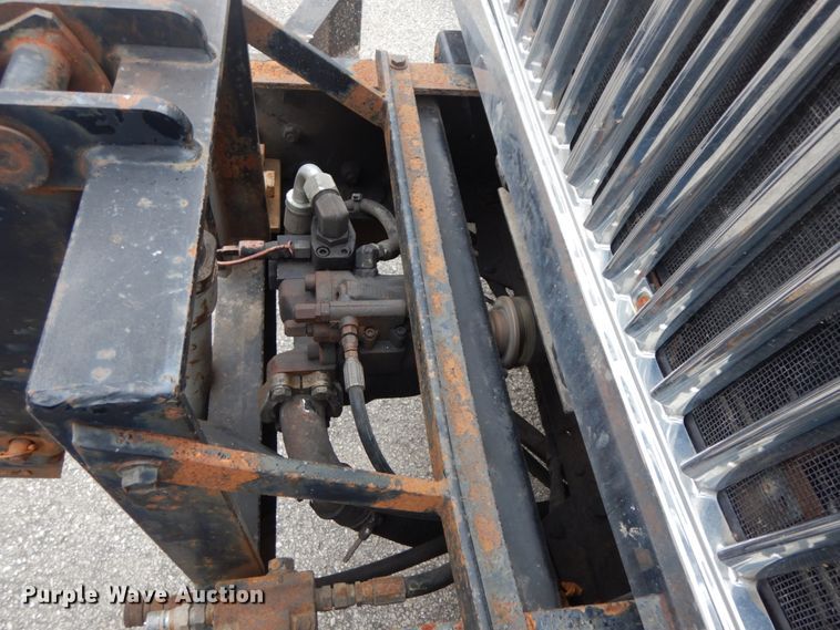 image for item DF6334 2006 International 7400  flatbed truck